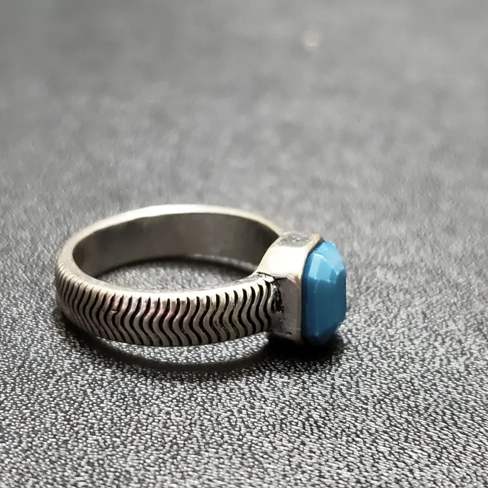 Silver tone blue bead textured ring size 6.75